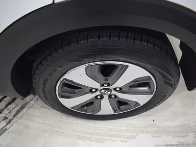 Kia Niro 2017, 120900 км, за 6577.21 USD - фото 6