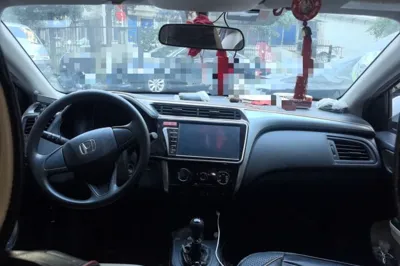 Honda City 2015, 81300 км, за 4087 USD