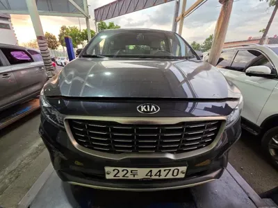 Kia Canival · 2019 год