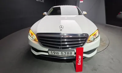 Mercedes-Benz E-Class 2018, 79102 км, за 15276.6 USD - фото 33
