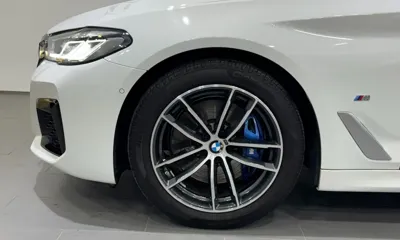 BMW 5-Series 2022, 28604 км, за 28623.5 USD