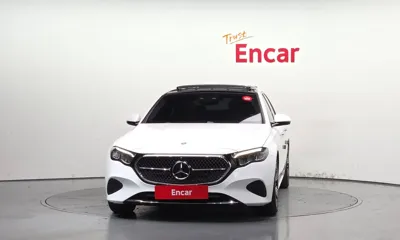 Mercedes-Benz E-Class 2024, 31782 км, за 35179.17 USD