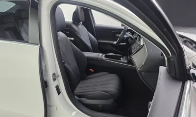 Mercedes-Benz E-Class 2024, 31782 км, за 35179.17 USD - фото 12