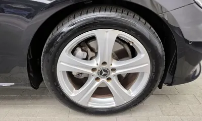 Mercedes-Benz E-Class 2018, 132026 км, за 12223.32 USD