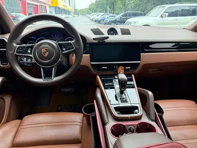 Porsche Cayenne 2020, 90000 км, за 51205.6 USD