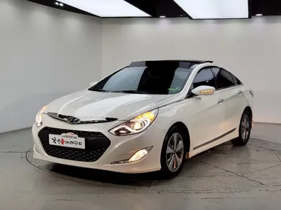 Hyundai Sonata 2012, 152656 км, за 2463.76 USD