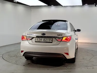 Hyundai Sonata 2012, 152656 км, за 2463.76 USD