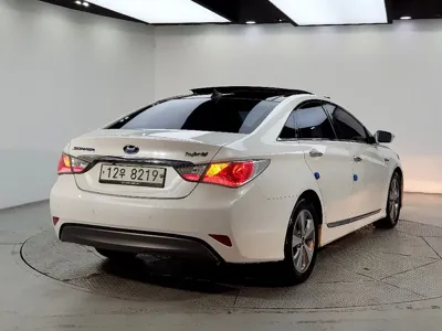 Hyundai Sonata 2012, 152656 км, за 2463.76 USD