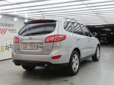 Hyundai Santafe 2011, 113583 км, за 3106.82 USD