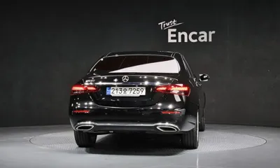 Mercedes-Benz E-Class 2023, 40211 км, за 27898.12 USD