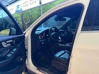 Mercedes-Benz GLC 2019, 109000 км, за 18458.2 USD