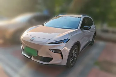 MG ES5 · 2025 год