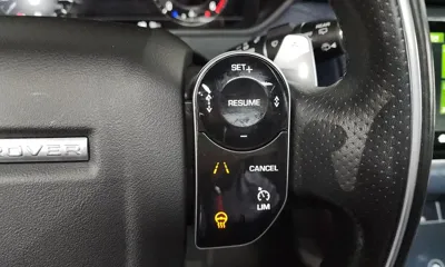 Land Rover Range Rover Velar 2019, 110433 км, за 19692.79 USD - фото 17