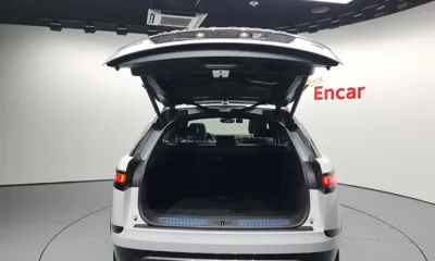 Land Rover Range Rover Velar 2019, 110433 км, за 19692.79 USD - фото 20