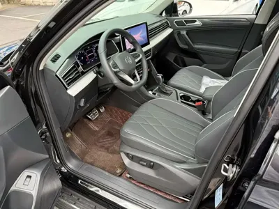 Volkswagen Tiguan L 2026, 4000 км, за 21143.65 USD