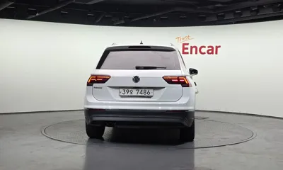 Volkswagen Tiguan 2018, 129384 км, за 10437.18 USD