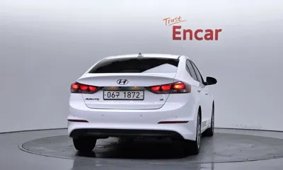 Hyundai Avante 2018, 68594 км, за 8385.88 USD