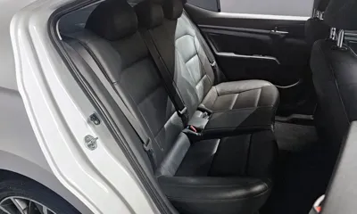 Hyundai Avante 2019, 63432 км, за 7548.9 USD - фото 12