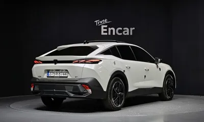 Peugeot 408 2023, 41236 км, за 20021.01 USD