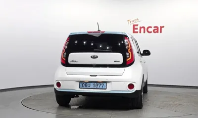 Kia Soul 2018, 141533 км, за 5785.61 USD - фото 4