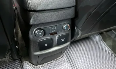 Ford Explorer 2017, 40693 км, за 10986.15 USD - фото 30
