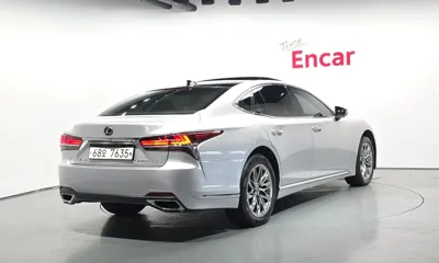Lexus LS 2018, 143546 км, за 23077.41 USD