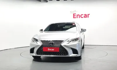 Lexus LS 2018, 143546 км, за 23077.41 USD