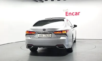 Lexus LS 2018, 143546 км, за 23077.41 USD