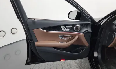 Mercedes-Benz E-Class 2022, 53628 км, за 23127.05 USD - фото 24
