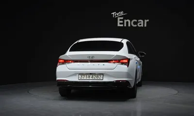 Hyundai Avante 2023, 65464 км, за 10733.81 USD