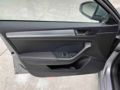 Skoda Superb 2024, 11700 км, за 20835.17 USD - фото 10