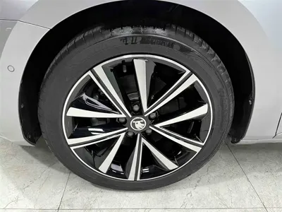 Skoda Superb 2024, 11700 км, за 20835.17 USD - фото 20