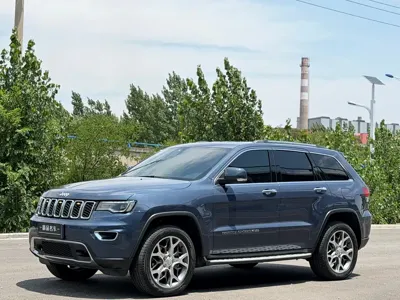 Jeep Grand Cherokee (Import) · 2022 год
