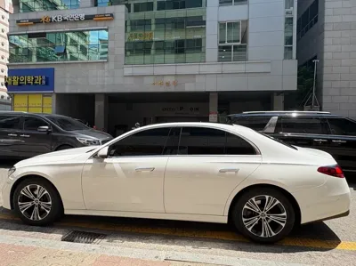 Mercedes-Benz E-Class 2024, 12544 км, за 3900.41 USD