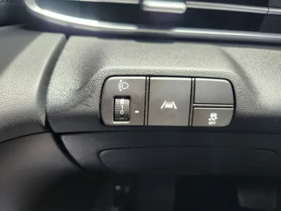 Hyundai Avante 2023, 4321 км, за 15628.05 USD - фото 19
