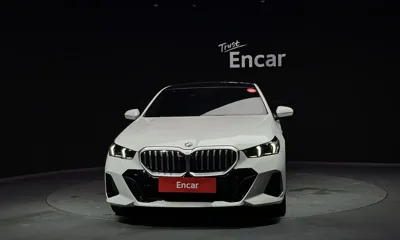 BMW 5-Series 2025, 7022 км, за 55674.91 USD
