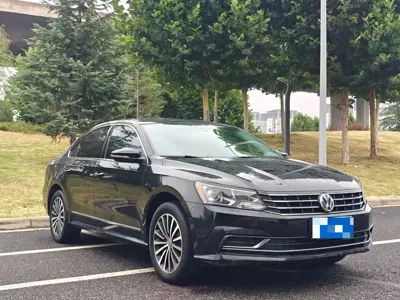 Volkswagen Passat 2019, 74000 км, за 9681.98 USD