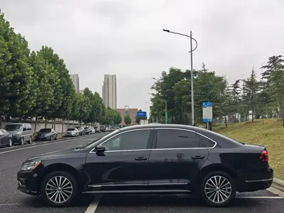 Volkswagen Passat 2019, 74000 км, за 9681.98 USD