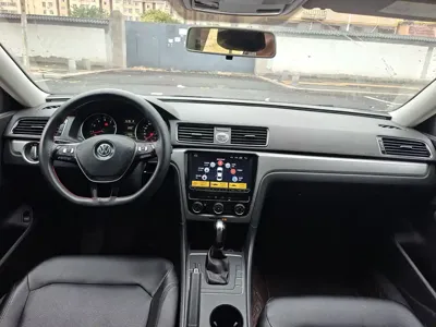 Volkswagen Passat 2019, 74000 км, за 9681.98 USD