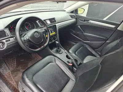 Volkswagen Passat 2019, 74000 км, за 9681.98 USD - фото 19