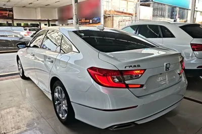 Honda Accord 2018, 69000 км, за 15047 USD