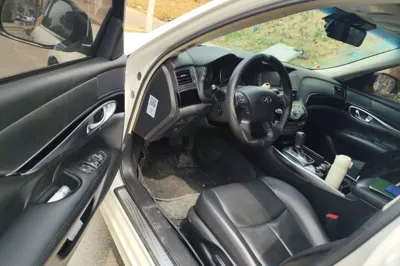 Infiniti Q70 · 2017 год