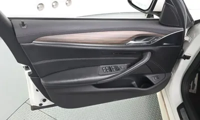 BMW 5-Series 2018, 124825 км, за 14740.89 USD - фото 24
