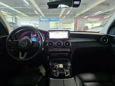 Mercedes-Benz C-Class 2019, 99289 км, за 11487.46 USD - фото 7