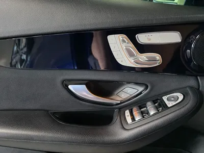 Mercedes-Benz C-Class 2019, 99289 км, за 11487.46 USD - фото 16