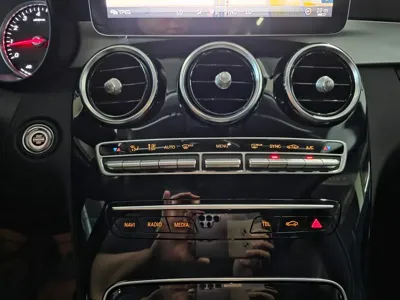 Mercedes-Benz C-Class 2019, 99289 км, за 11487.46 USD - фото 17