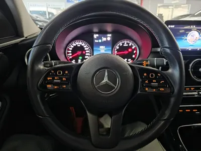 Mercedes-Benz C-Class 2019, 99289 км, за 11487.46 USD - фото 19