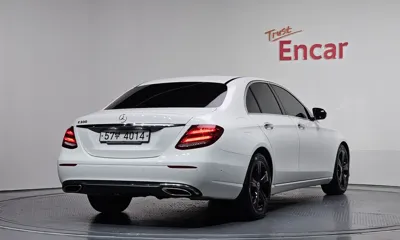 Mercedes-Benz E-Class 2018, 85363 км, за 13651.43 USD