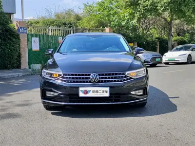 Volkswagen Magotan 2023, 68000 км, за 16620.24 USD