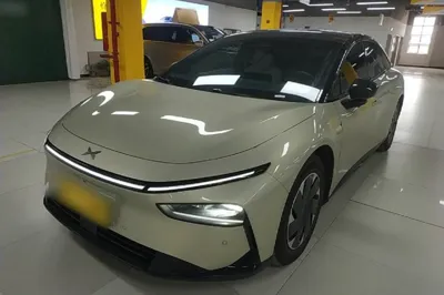 Xpeng P7+ · 2024 год